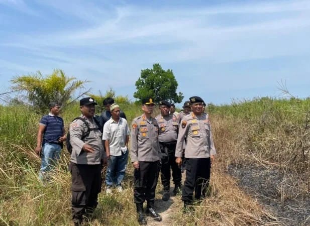 *Pastikan Penanganan Karhutla, Dirsamapta Polda Kaltim bersama Kapolres Kutim Tinjau Langsung ke Lapangan*